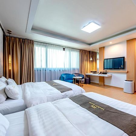 Hs Tourist Hotel Yeosu Exterior foto