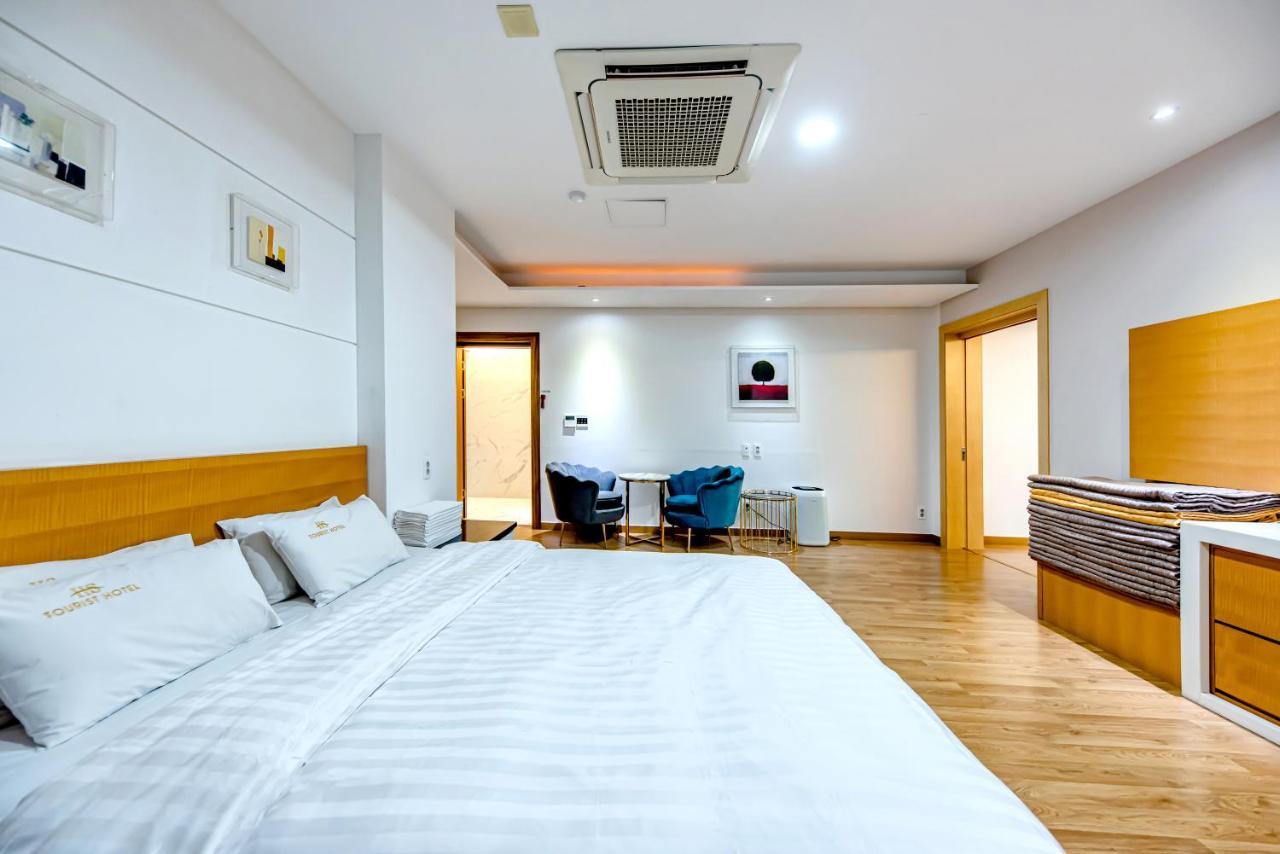 Hs Tourist Hotel Yeosu Exterior foto